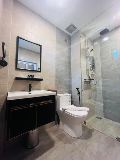 Bathroom 10