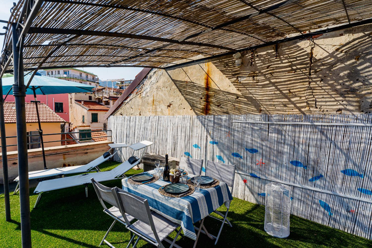 Others 3, Sanremo Amazing Apartment with Private Parking, Imperia