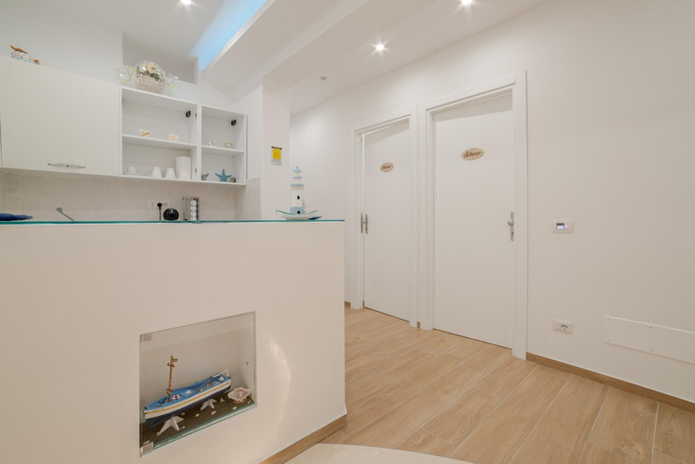 Others 2, Brezza Marina Guest House, Salerno