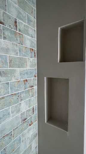 Others 5, Can Jan Vives, Girona