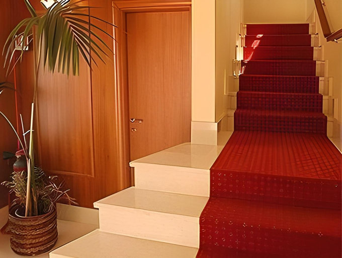Others 5, Hotel Kursaal, Napoli