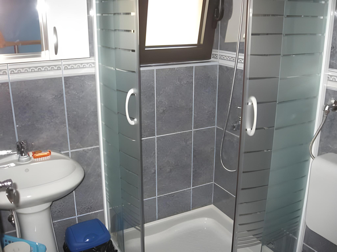 Bathroom 2, Apartments Srzentic