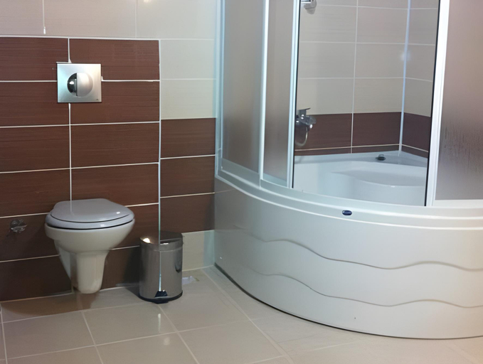 Bathroom 2, TJ's Hotel, Eceabat