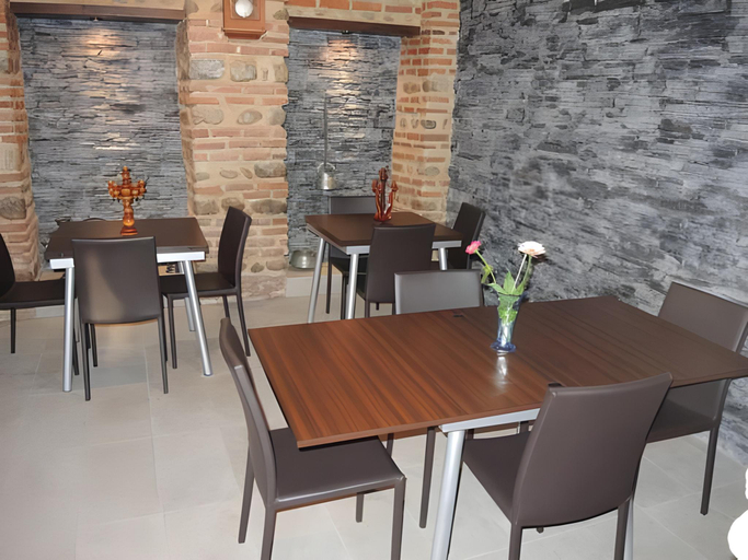 Food & Drinks 5, Dzveli Ubani, Signagi