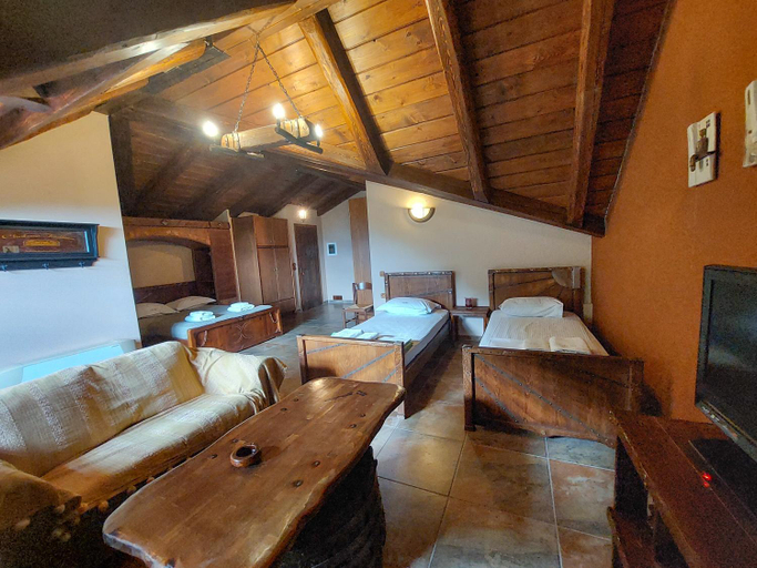 Bedroom 2, Metohi, Central Greece