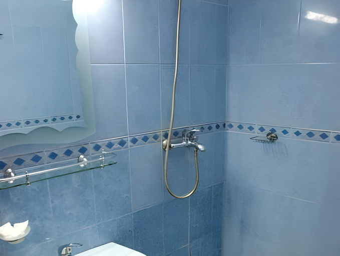 Bathroom 2, Hotel Siret Saturn, Mangalia