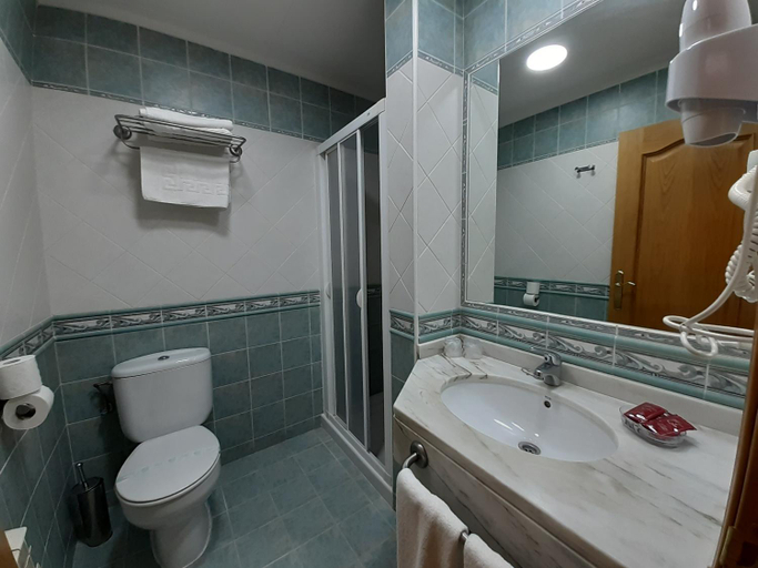 Bathroom 5, Hotel El Pentagono, Ávila