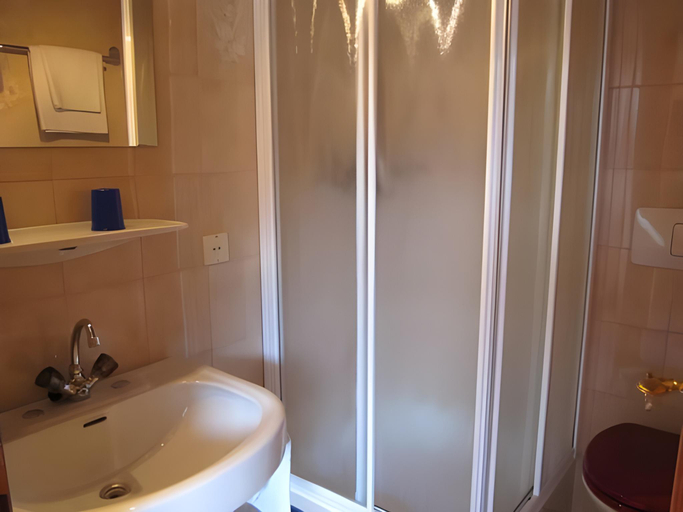 Bathroom 4, Hotel Seerose Wolfgangsee, Gmunden