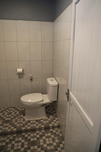 Bathroom 4