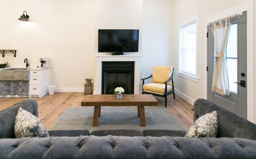 Others 5, Farmhouse Suites by Amish Country Lodging, Holmes