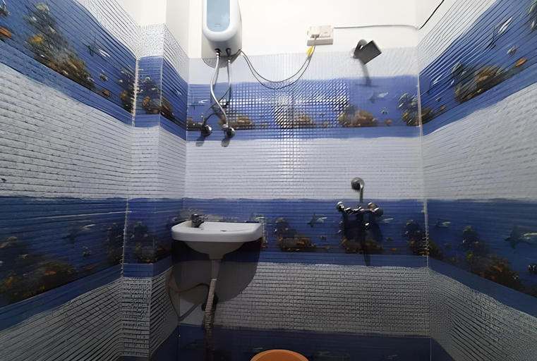 Bathroom 3, Mukhiya Garden, Mathura