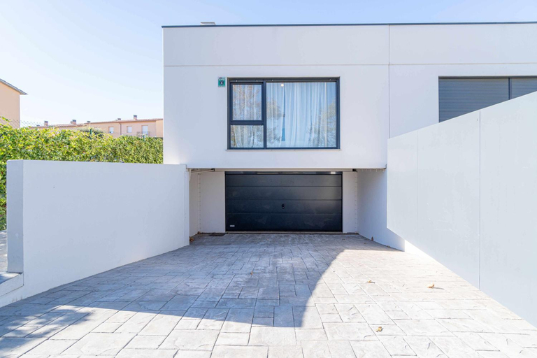 Others 2, Jouvacations Villa La Selva, Girona