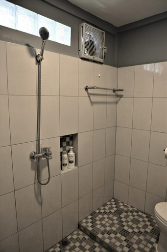 Bathroom 7