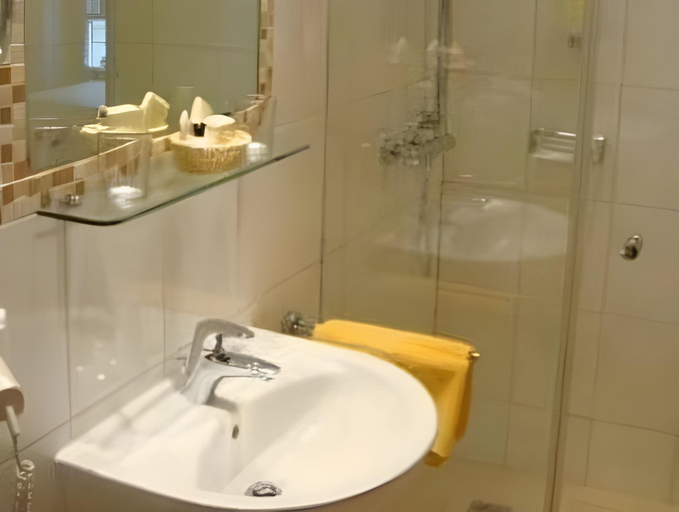 Bathroom 2, Hotel Kartause, Scheibbs