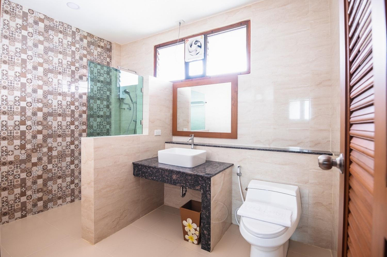 Bathroom 3, Huen Him Kong Hotel Phrae, Muang Phrae