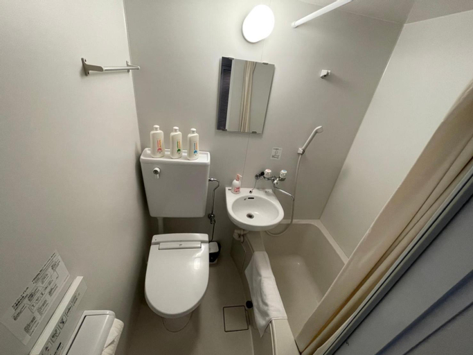 Bathroom 10