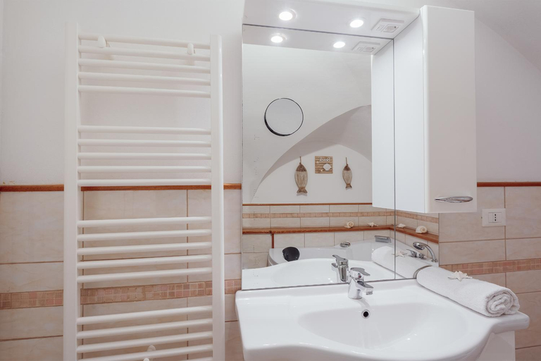 Bedroom 2, Sanremo Amazing Apartment with Private Parking, Imperia
