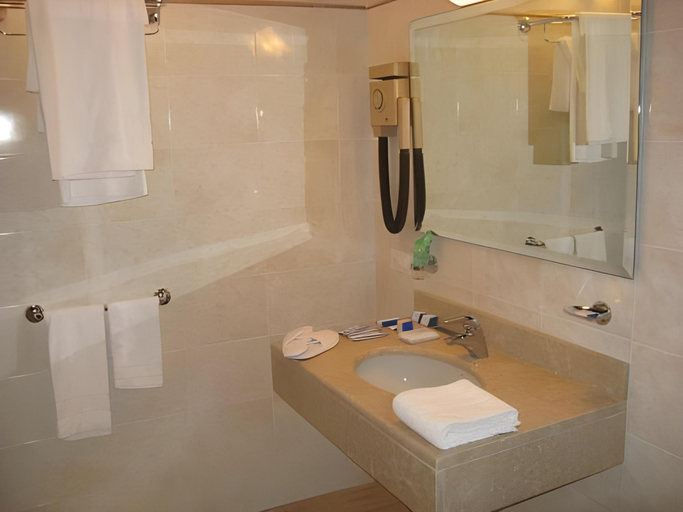 Bathroom 1, Hotel Industria, Brescia