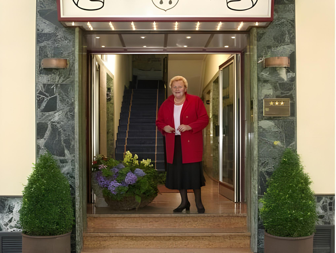 Others 5, Hotel Ludwig Superior, Köln