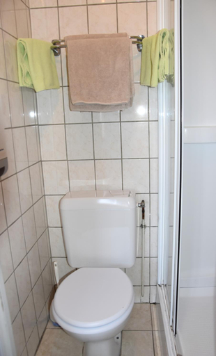 Bathroom 11