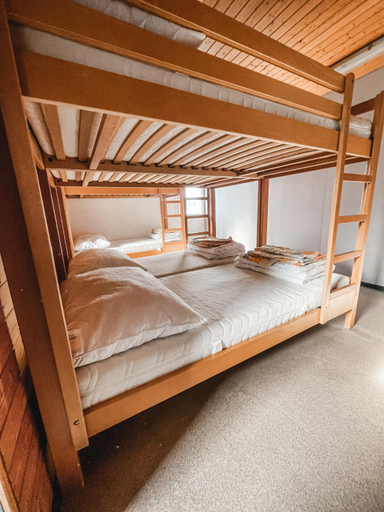 Bedroom 3, Strandbad Steckborn mit Herberge, Camping & Glamping, Steckborn