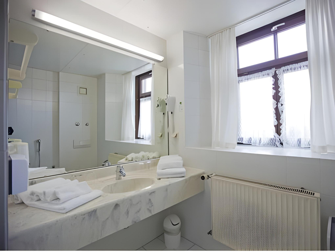 Bathroom 3, Hotel Alter Wirt, Miesbach