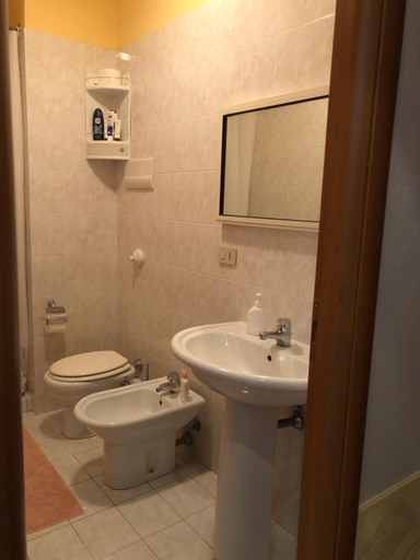 Bathroom 2, Un nido tra mare e monti, Palermo