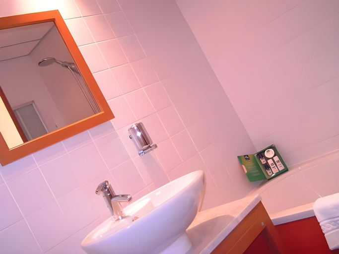 Bathroom 3, Le Relais De La Haute Sambre, Hainaut