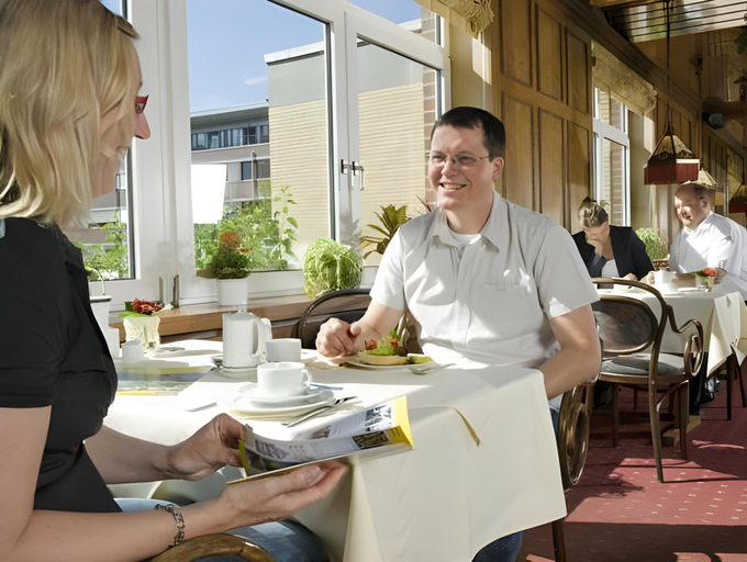 Food & Drinks 5, Hotel Am Stadtpark, Stade