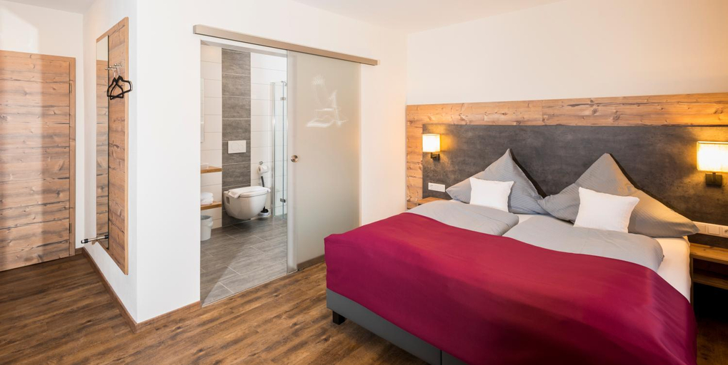 Bathroom 2, Landhotel Zum Adler, Dillingen an der Donau
