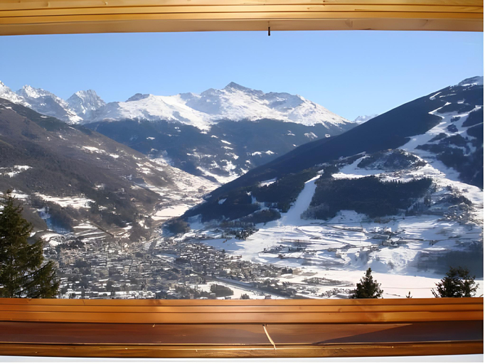 Others 5, Residence Mirage, Sondrio