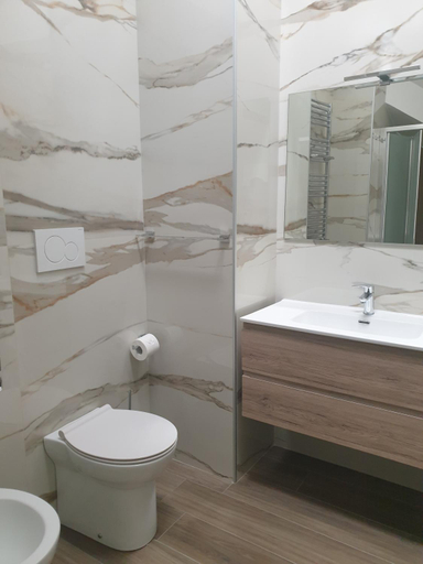 Bathroom 2, A DUE PASSI BED & BREAKFAST, Foggia