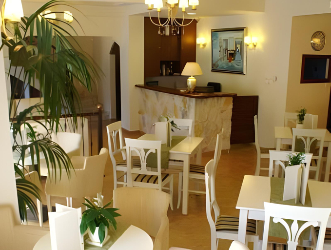 Others 4, Hotel Agelis, Thessaly