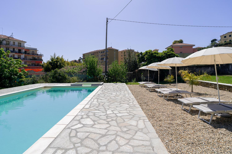 Sport & Beauty 2, Il Gattino di Porto - apt 2 - Bilocale terrazzo piscina, Imperia