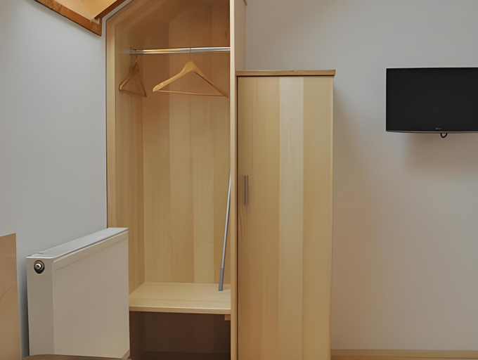 Bedroom 3, Hotel Almtalerhof, Linz Land