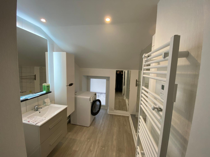 Bathroom 4