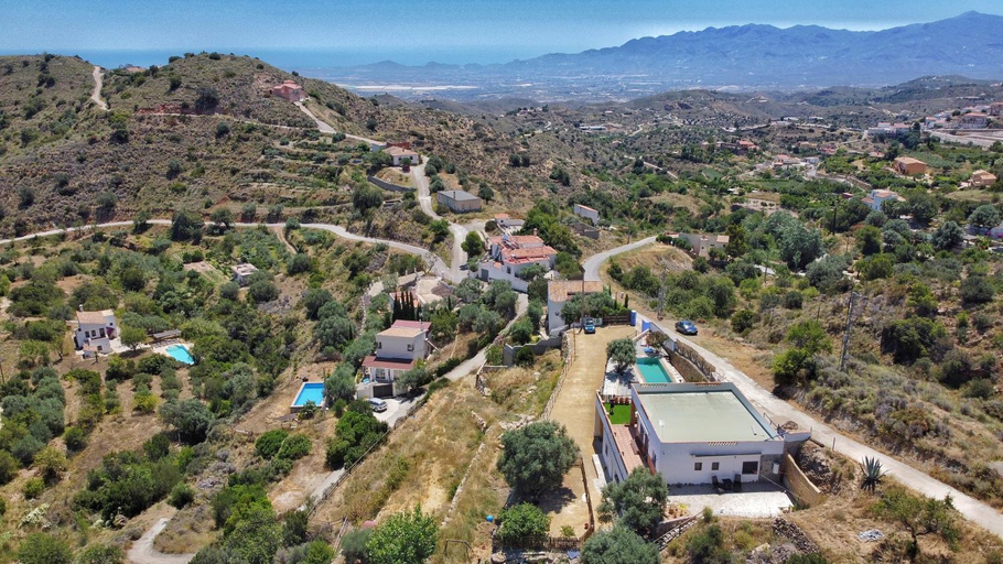 Others 2, Villa for 4 with feature pool & great reviews, Almería