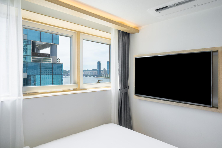 Bedroom 24