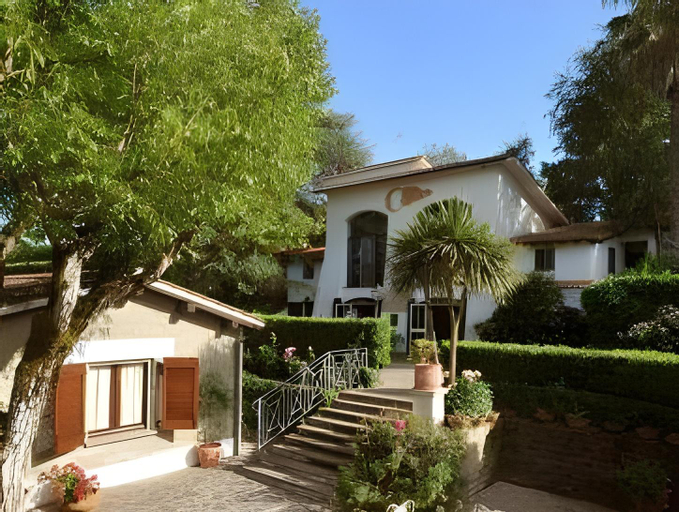 Villa Clementina, Rome