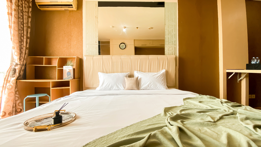 Cozy and Minimalist Studio Apartment Mangga Dua By Travelio, Central Jakarta