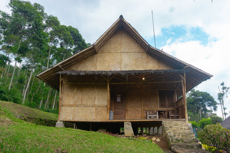Exterior 6