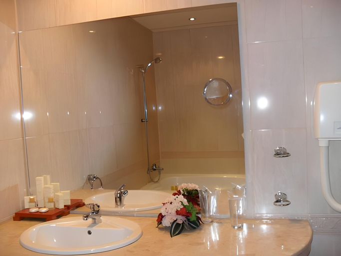 Bathroom 5, SPA Hotel Olymp, Velingrad
