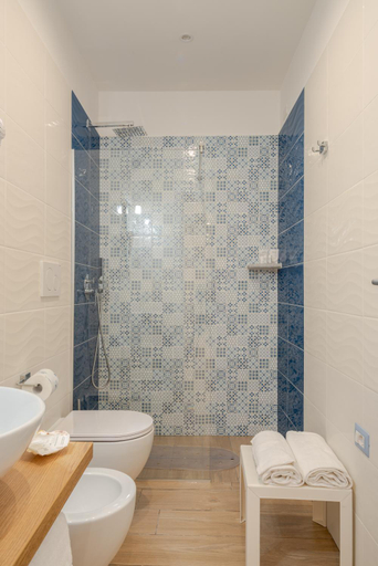 Others 3, Brezza Marina Guest House, Salerno