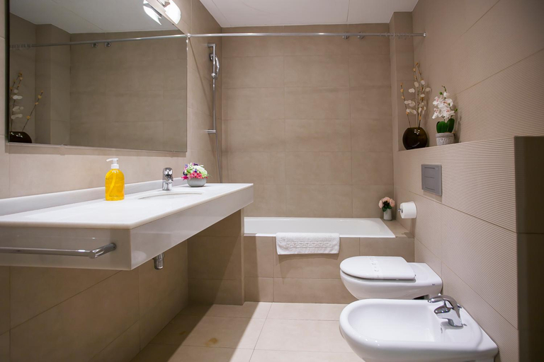 Bathroom 3, Tendency Apartments 7, Barcelona