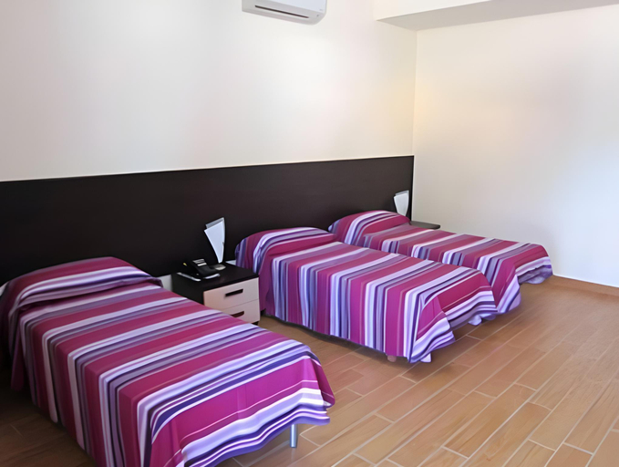 Others 2, Motel Kratos, Cosenza