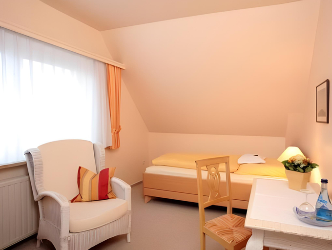 Bedroom 2, Hotel Berlin, Nordfriesland