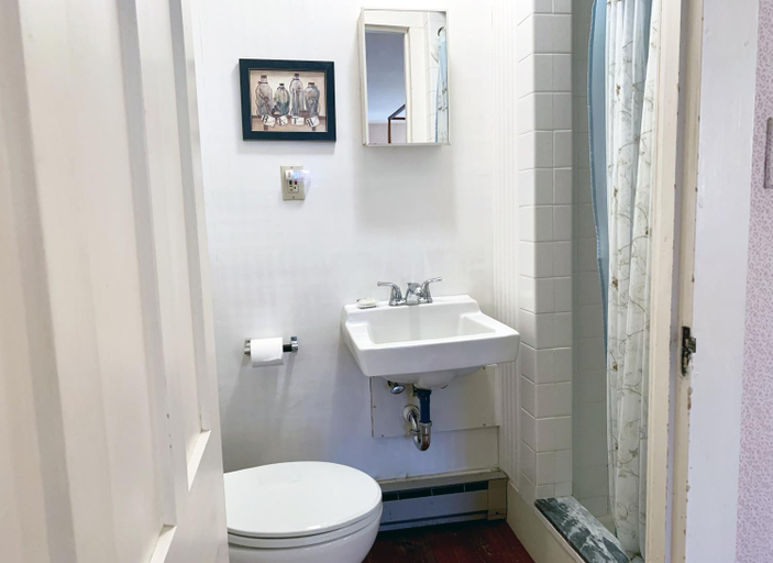 Bathroom 2, Franklyn Farm Inn, Windsor