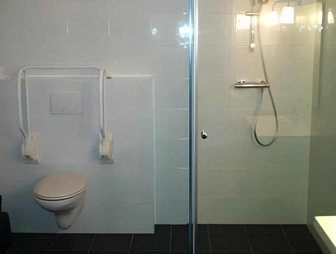 Bathroom 3, Hotel en Restaurant de Stripe, Opsterland