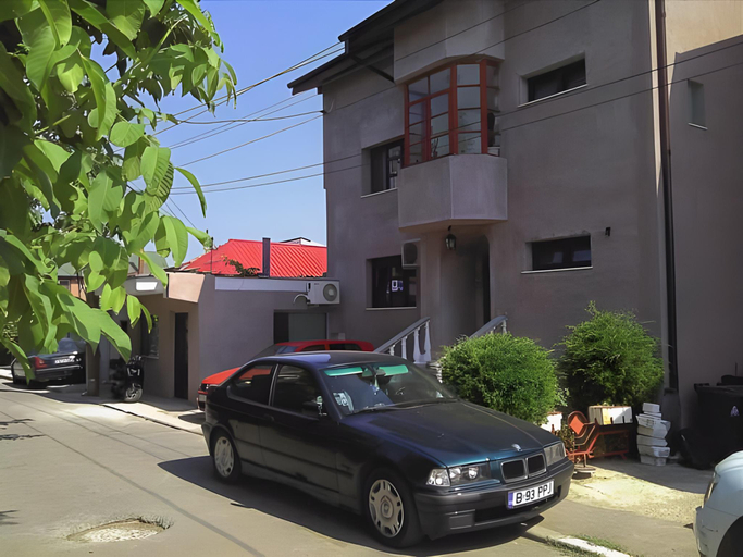 Others 4, Casa Mea, Tuzla