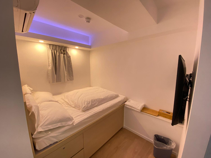 Bedroom 16